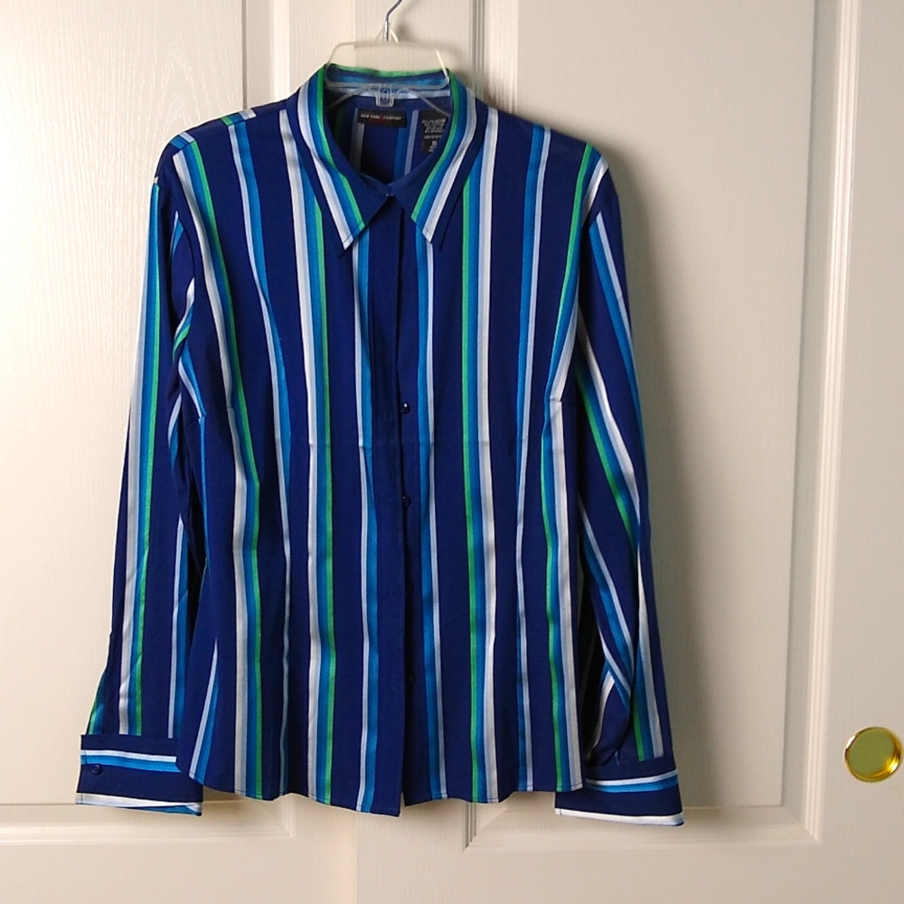 New York and company stretch blouse